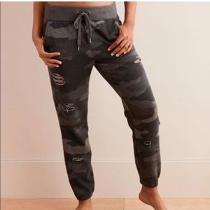 Aerie camo Joggers